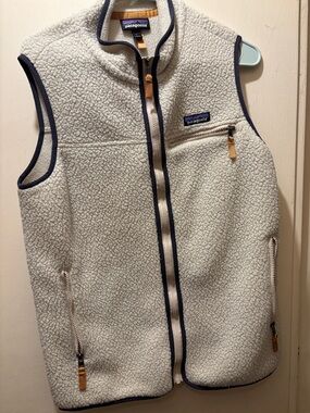 Patagonia Cream Sherpa Fleece Vest with Navy Trim